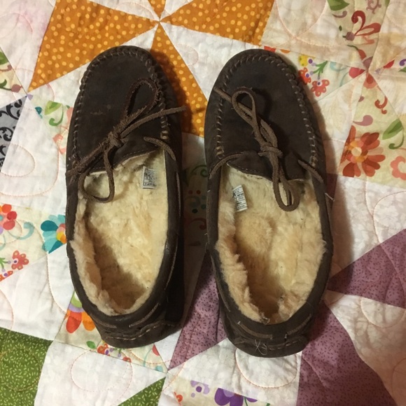 Brown Ugg slippers - Picture 2 of 6